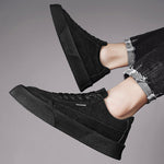 Thick sole detail of men's casual sneakers